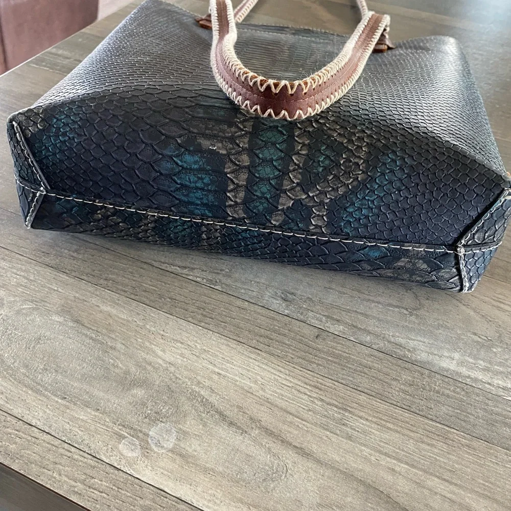 Consuela Everyday Rattler Tote - Picture 5 of 6